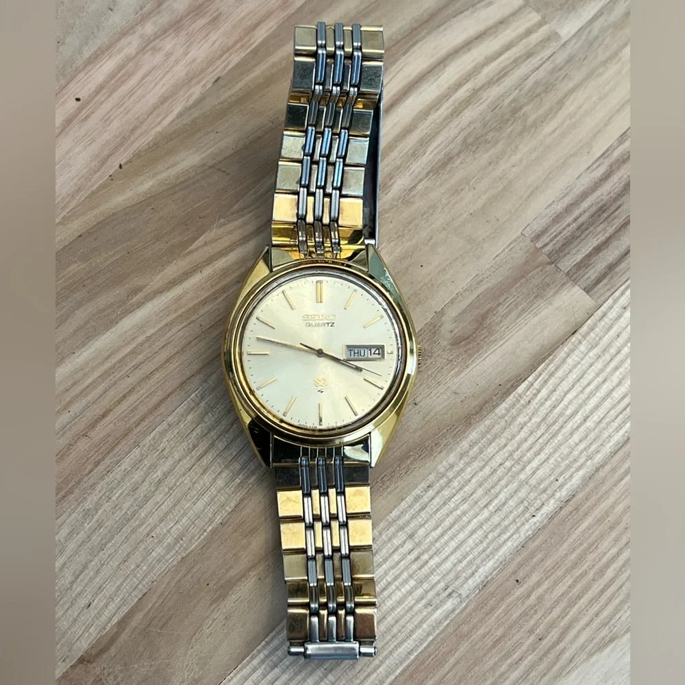 Seiko Men’s Watch Vintage Two-Tone Bracelet Gold-Tone Dial Day Date Window
